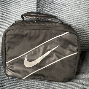Nike Lunchbox, good condition, no tears on the interior, black and gray